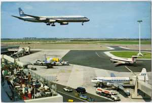 gr��eres Bild - Postkarte Flughafen Amstr