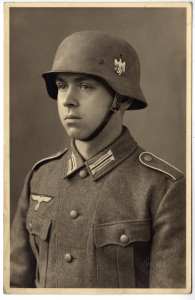 gr��eres Bild - Foto Soldat Wehrmacht 194
