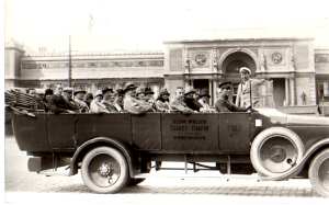 gr��eres Bild - Postkarte Autobus 1928