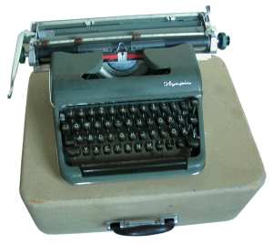 gr��eres Bild - Schreibmaschine Olympia