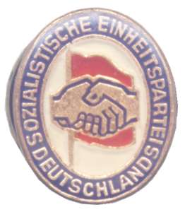gr��eres Bild - Abzeichen DDR SED    1985