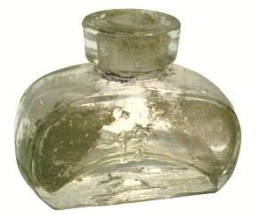 gr��eres Bild - Tintenfa� Glas oval  1840